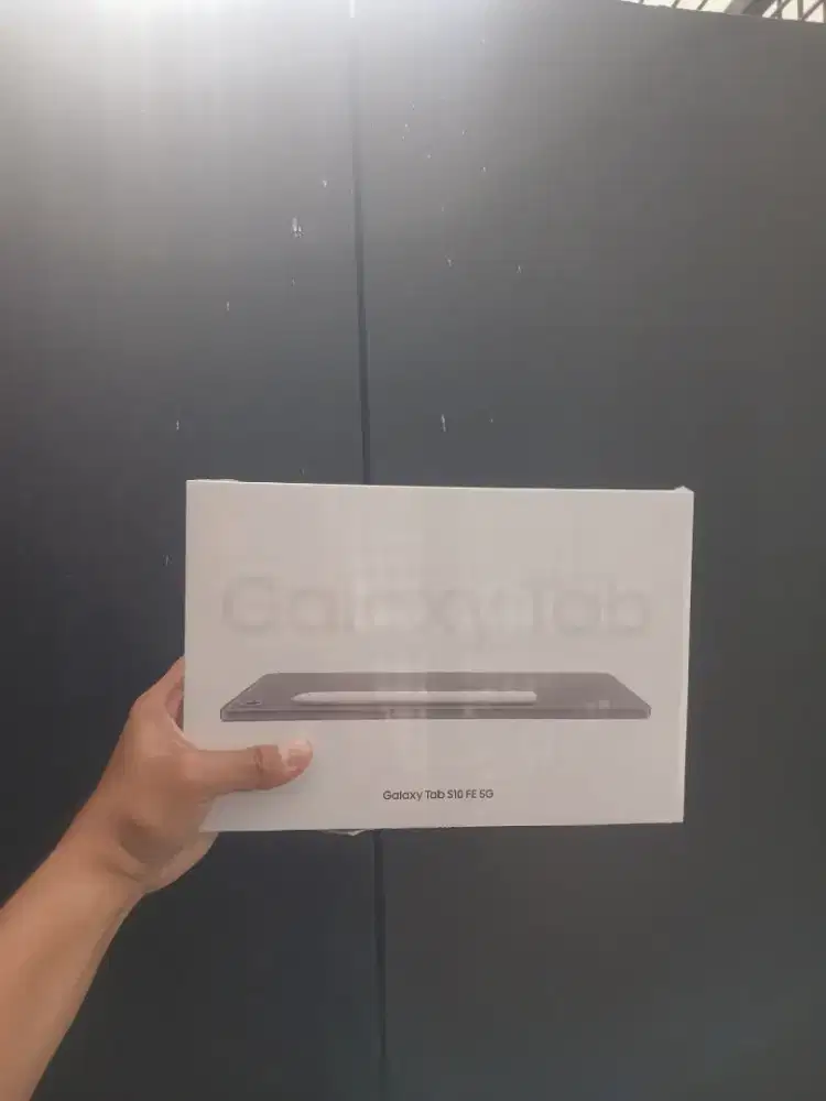 Galaxy Tab S10 FE 5G 8/128GB. Include S Pen + Free Adaptor 25w