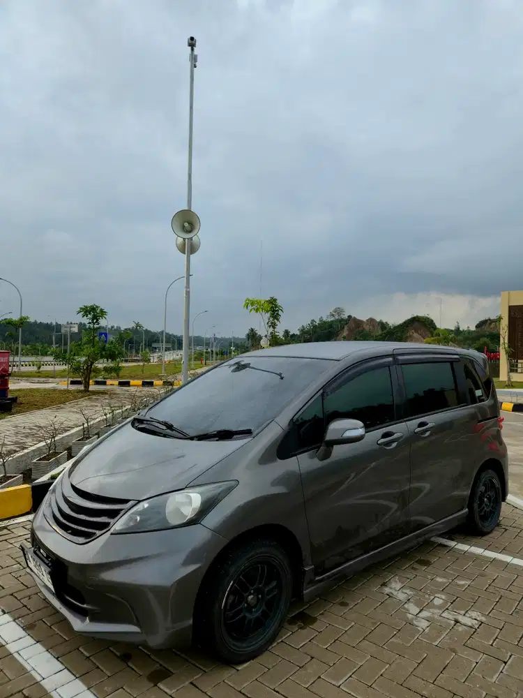 Honda Freed 2010 Bensin