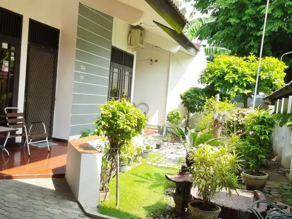 Dijual Rumah Manyar Jaya
