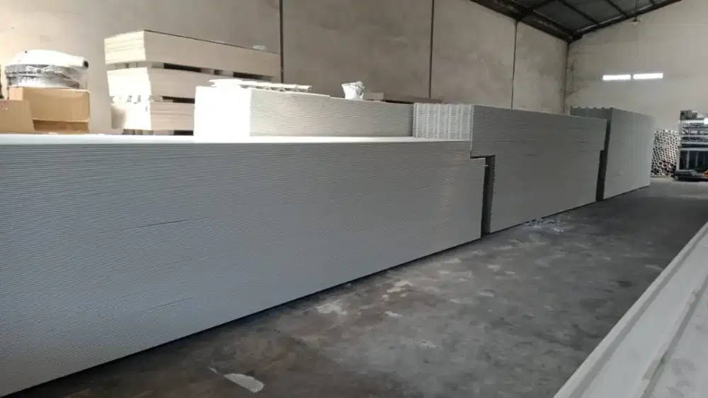 Atap UPVC Merk SS Roof Ketahanan 15 th