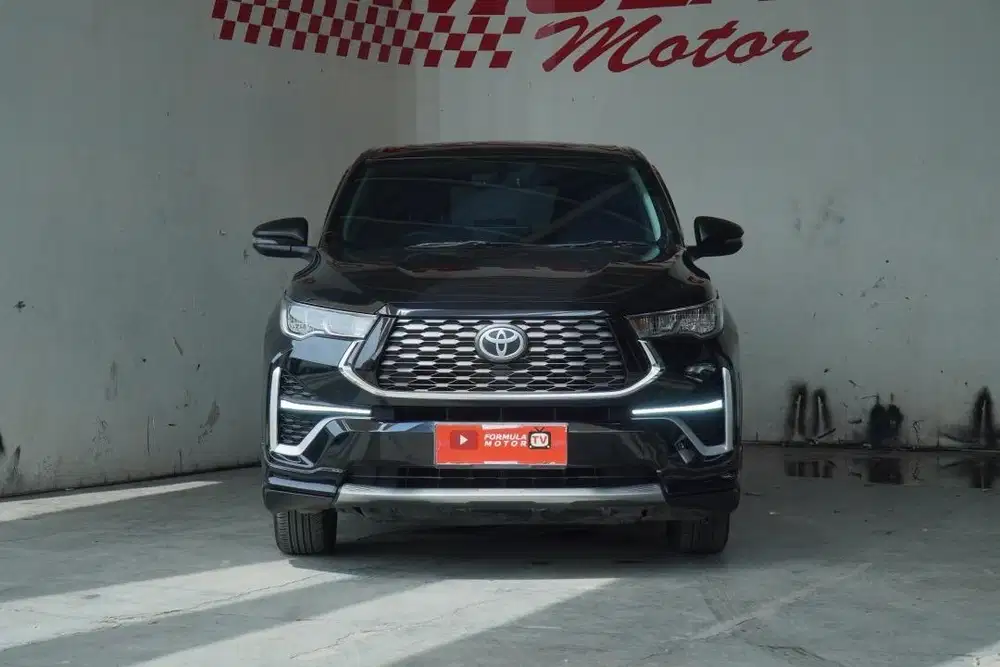Toyota Zenix V Hybrid Modelista 2023 Hitam