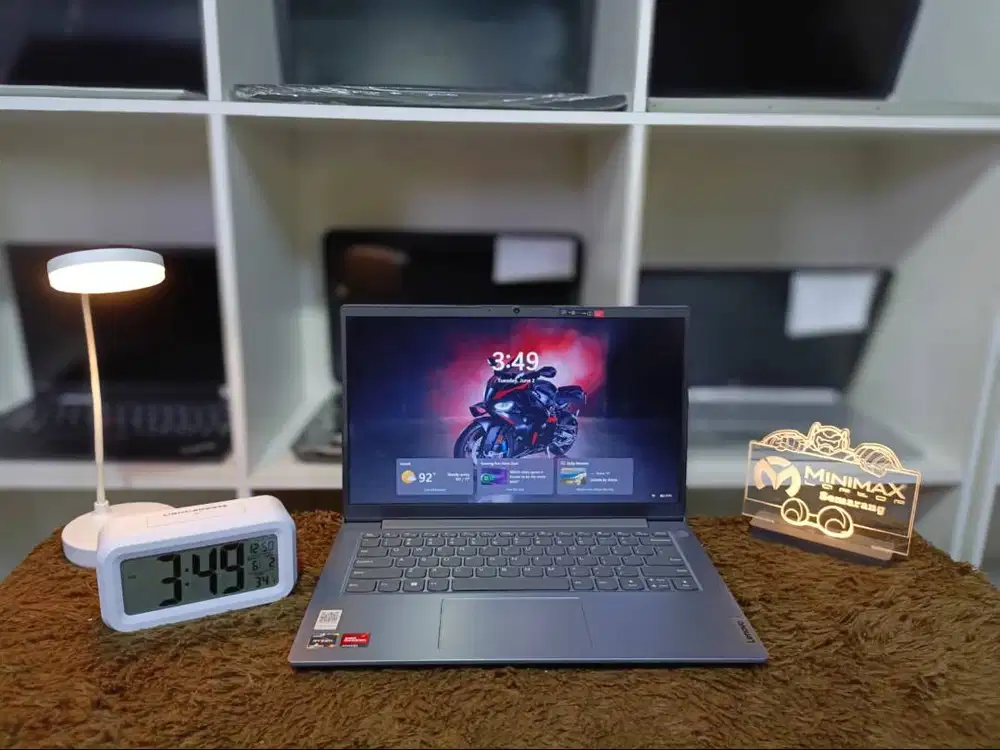 Lenovo v14 Ryzen 3 7320U Garansi Resmi Ram 8GB  NVME 512GB FHD
