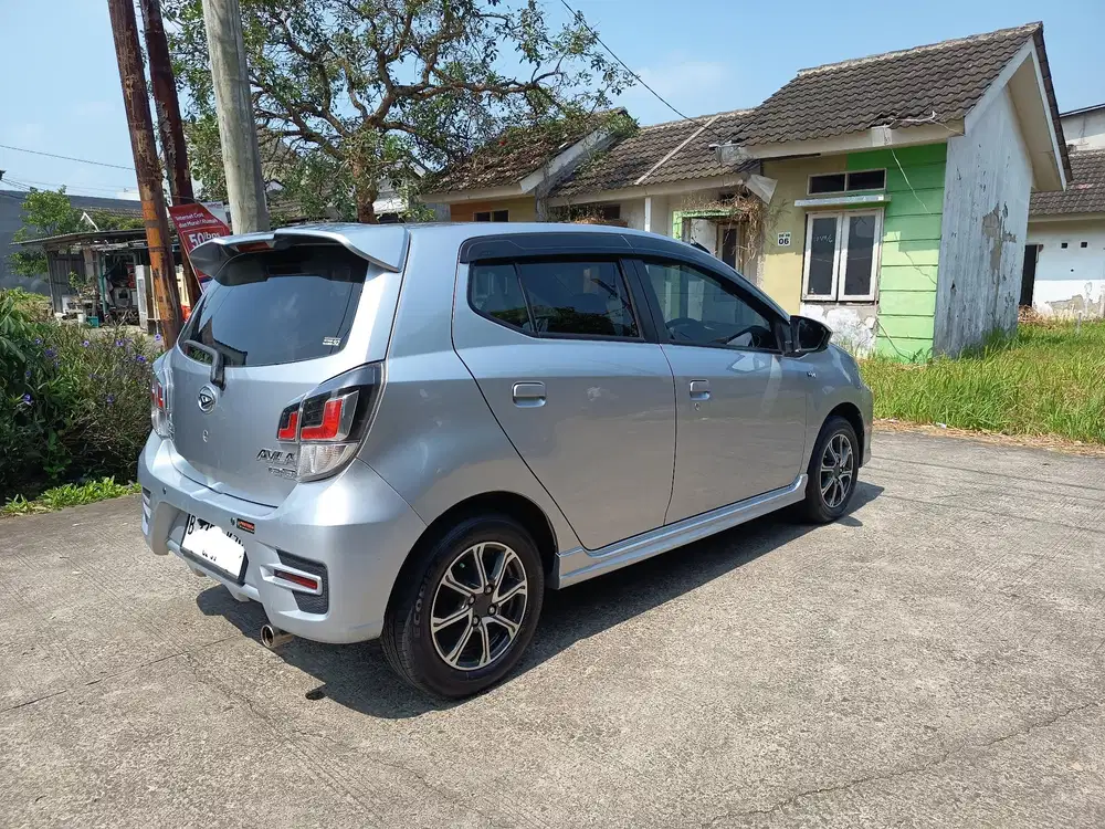 Daihatsu Ayla R Istimewa