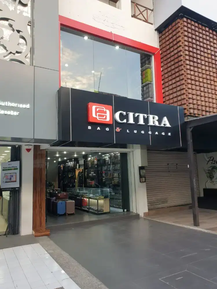 Dibutuhkan 2 Orang Wanita sebagai Staff Penjualan Toko (Store Crew)