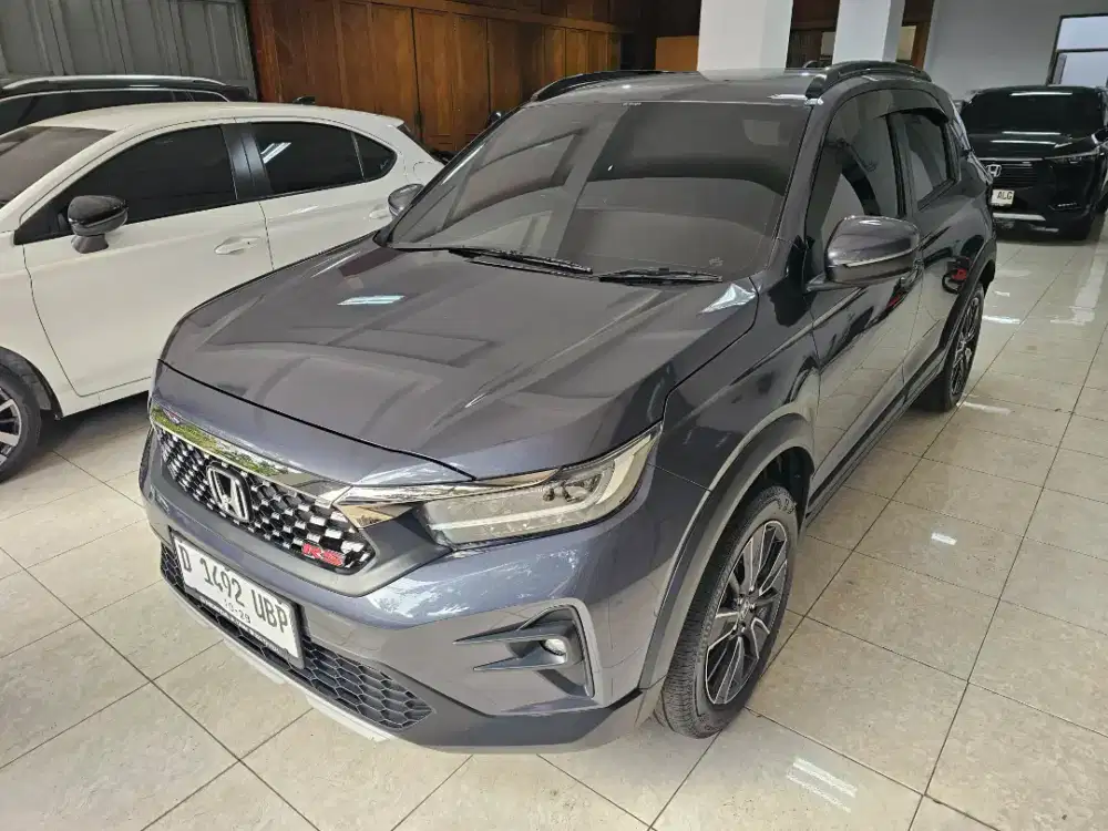 (LOW KM) Honda WRV 1.5 RS at 2023 abu2 meteor met, km 16rb, full orsnl