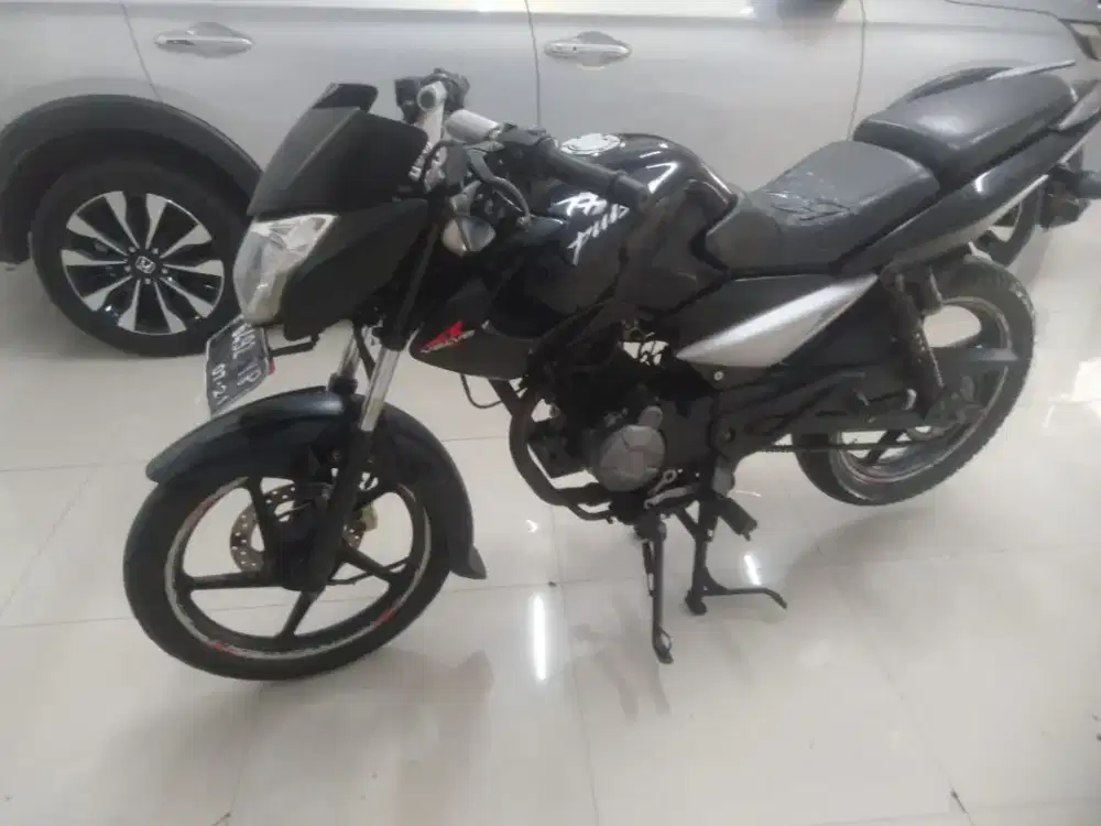 Pulsar 135 ls mt
