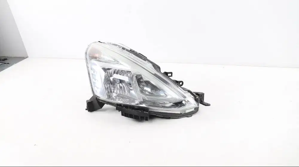 HEADLAMP KANAN NISSAN LIVINA 2015-2016, 260251YR0A