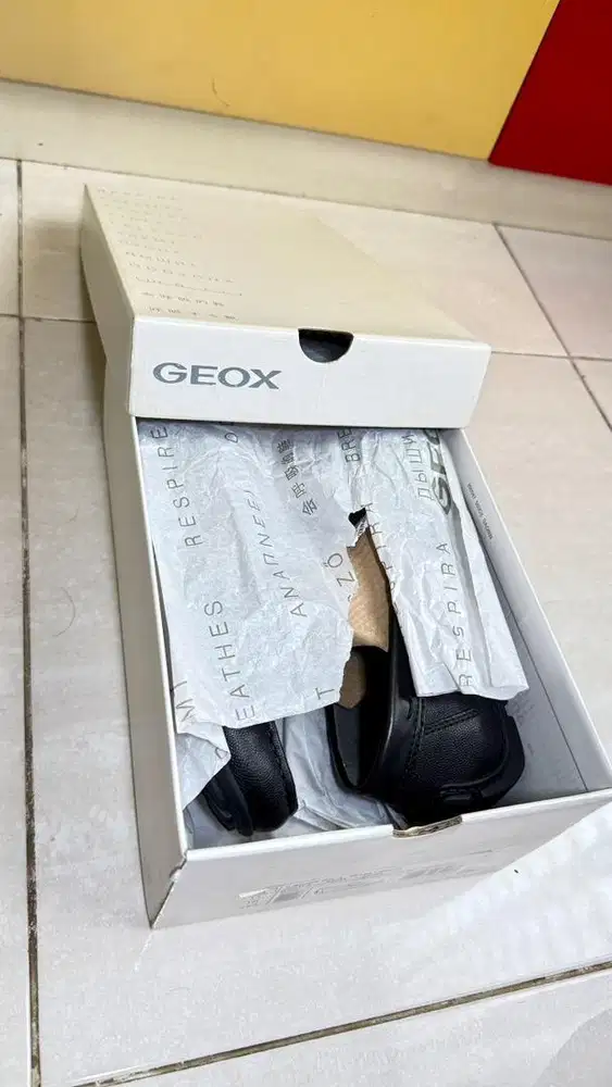 Preloved GEOX U Moner 2FIT Original
