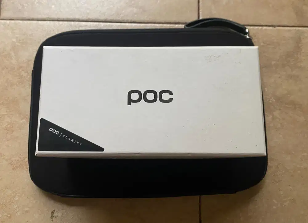 Kacamata sepeda poc
