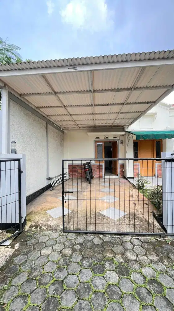 Dijual Rumah Dengan Area Yang Luas di Graha Raya Tangsel GB-18388