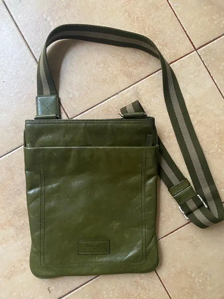 Tas selempang Bally