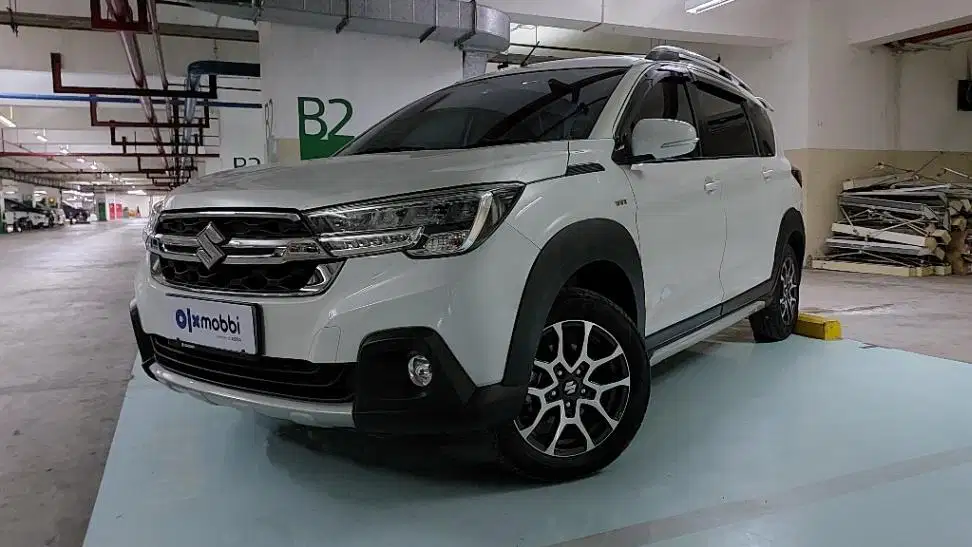 LOW DP Suzuki XL7 1.5 Zeta Bensin-AT 2023 WIR