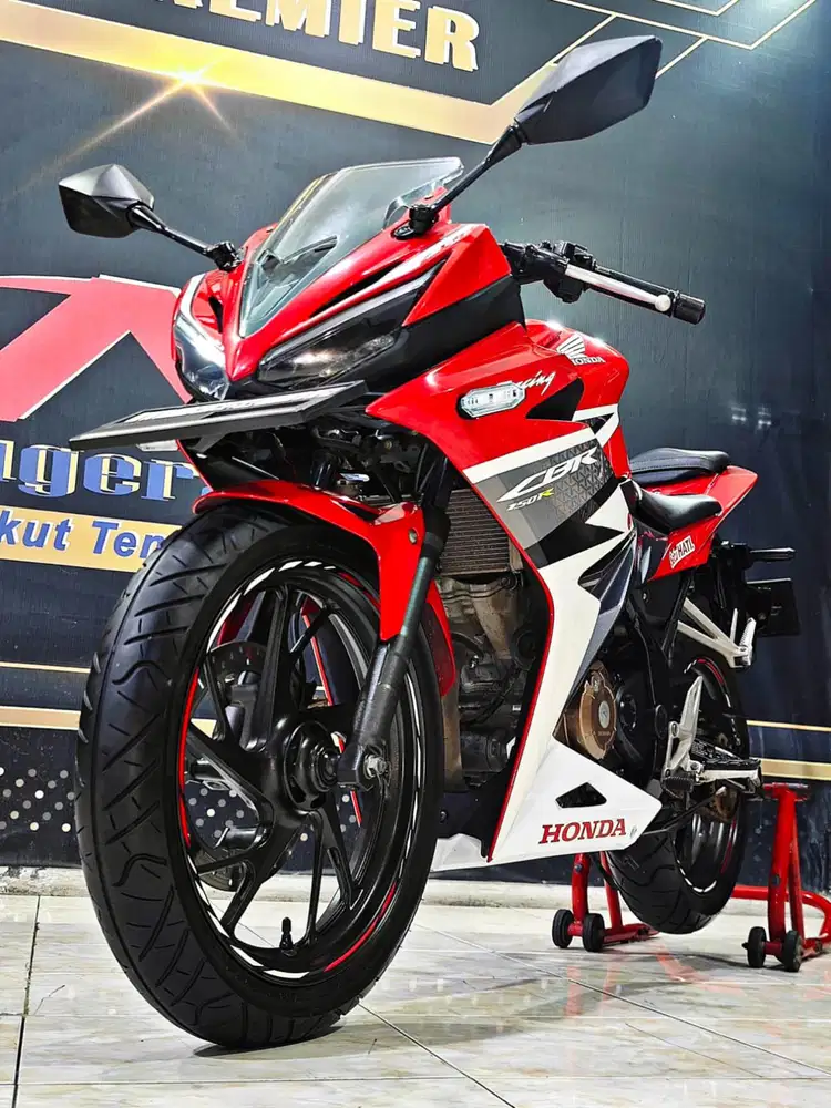 Honda All New CBR 150 R red racing TH 2018 odo 12rb racing abis