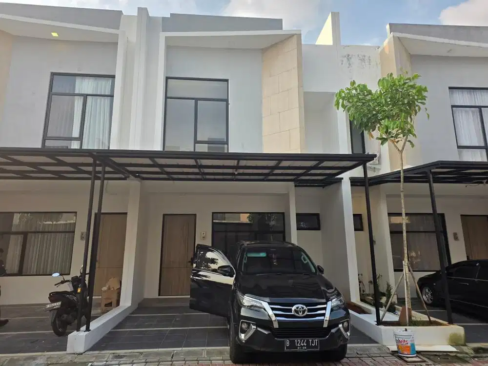 Disewakan rumah 2,5 lantai The View Bintaro | Dekat stasiun sudimara
