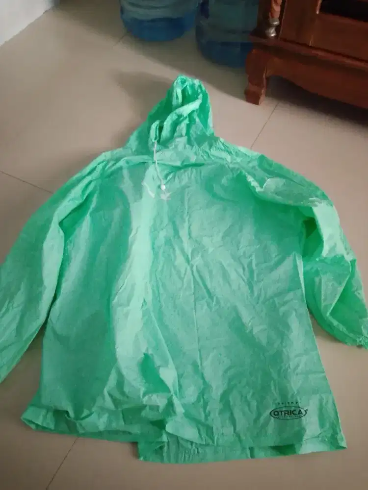 baju jas hujan tidak ada celana