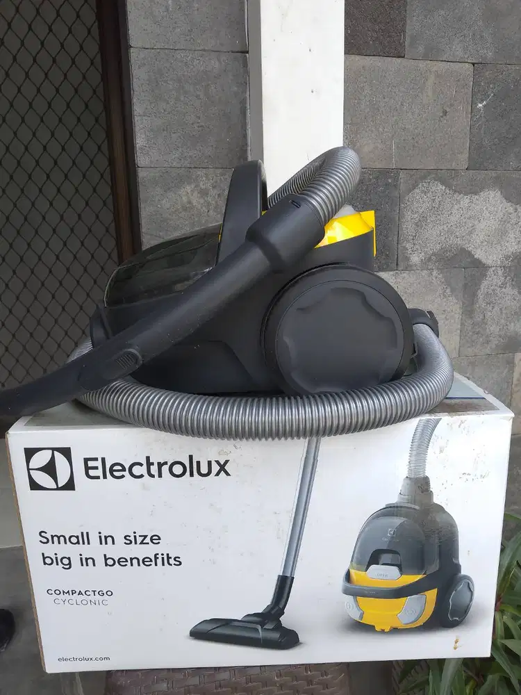 Vacuum Cleaner Electrolux CompactGo Cyclonic