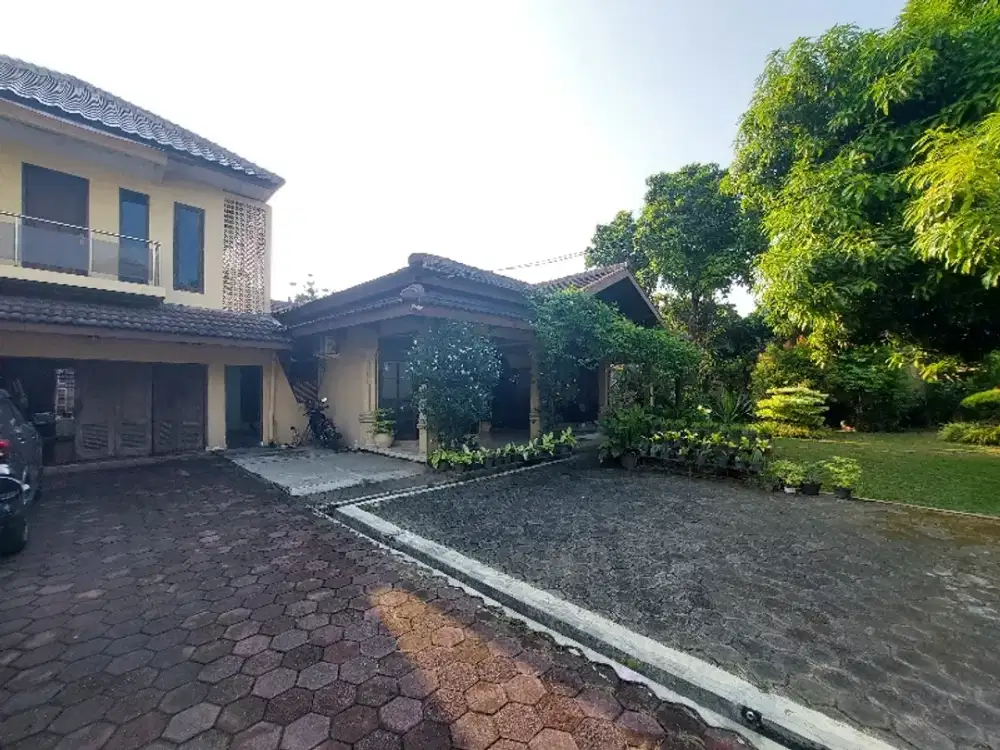 Rumah luas hook jln Kesehatan Bintaro Jaksel Akses Tol Jorr