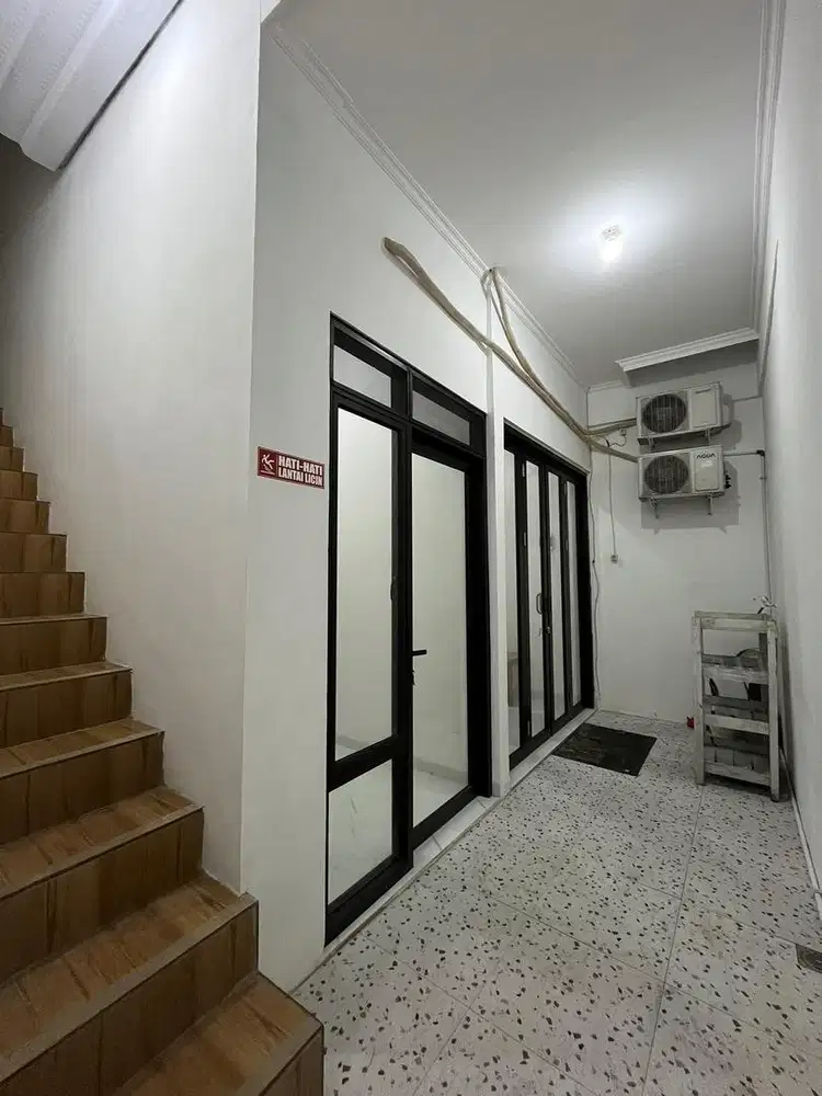 Kos pasutri 2 kamar AC wifi