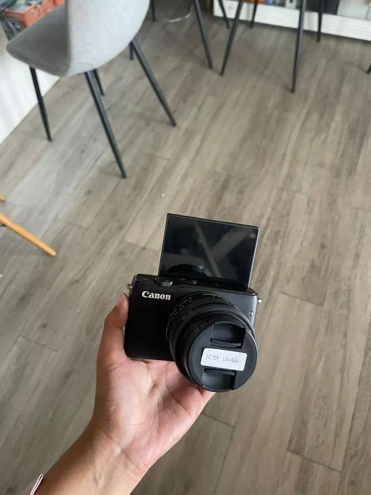 KAMERA CANON M10 + KIT BLACK