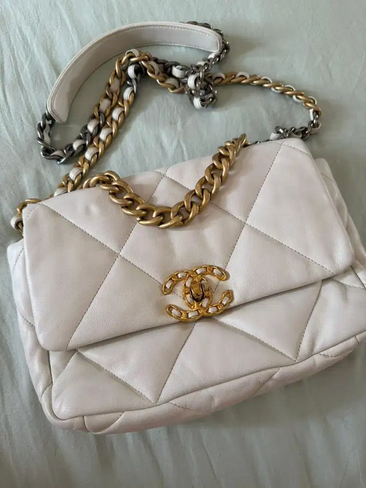 Dijual tas preloved chanel 19