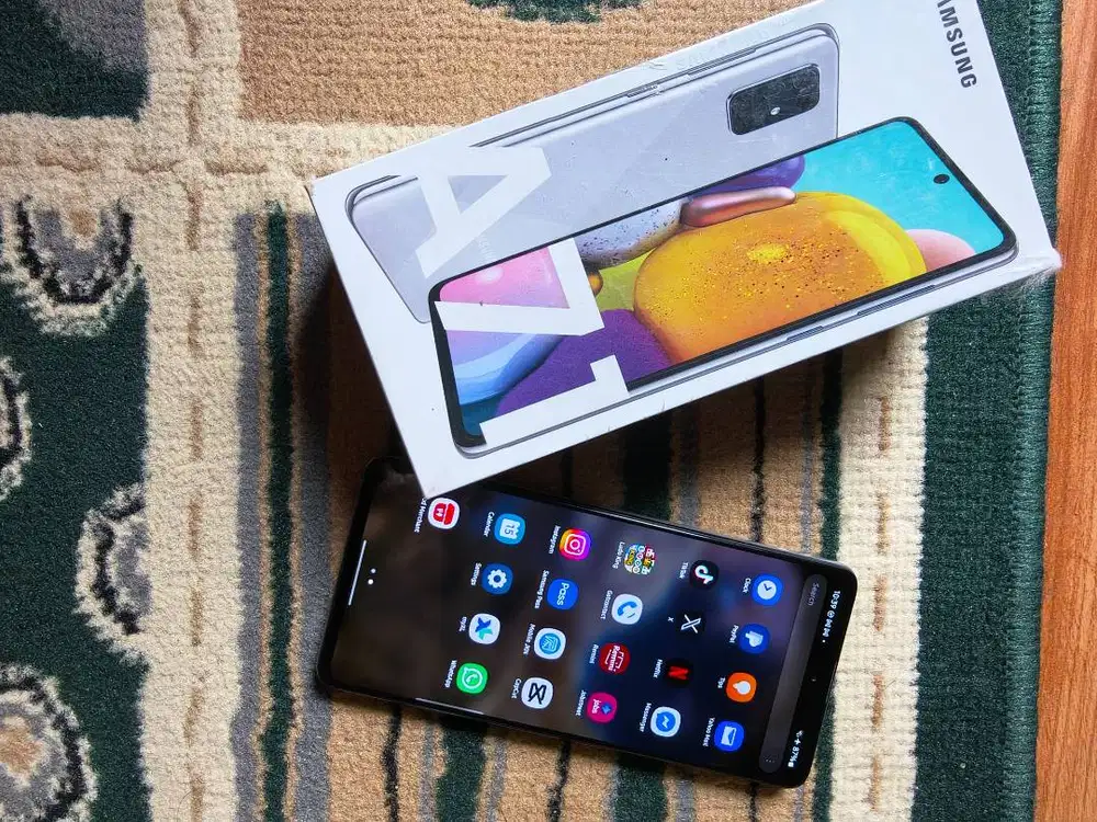 Dijual Samsung A71 Silver ex SEIN