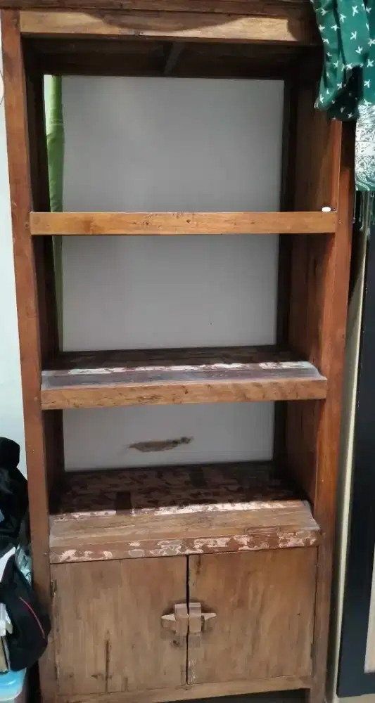 Dijual cepat lemari kayu