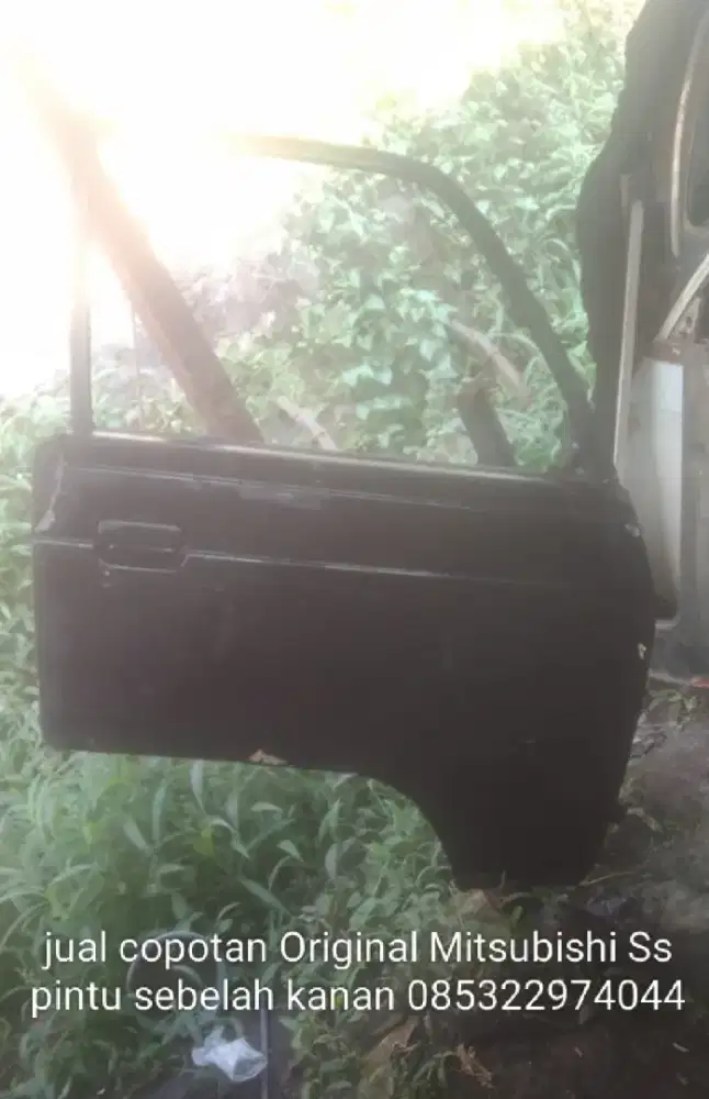 Jual pintu kanan copotan depan Mitsubishi Ss
