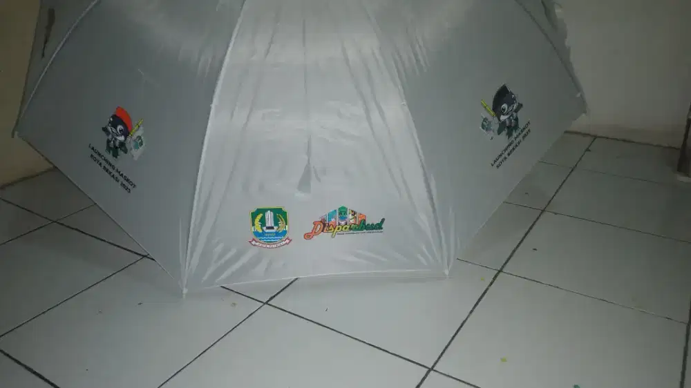 Payung souvenir sablon payung promosi