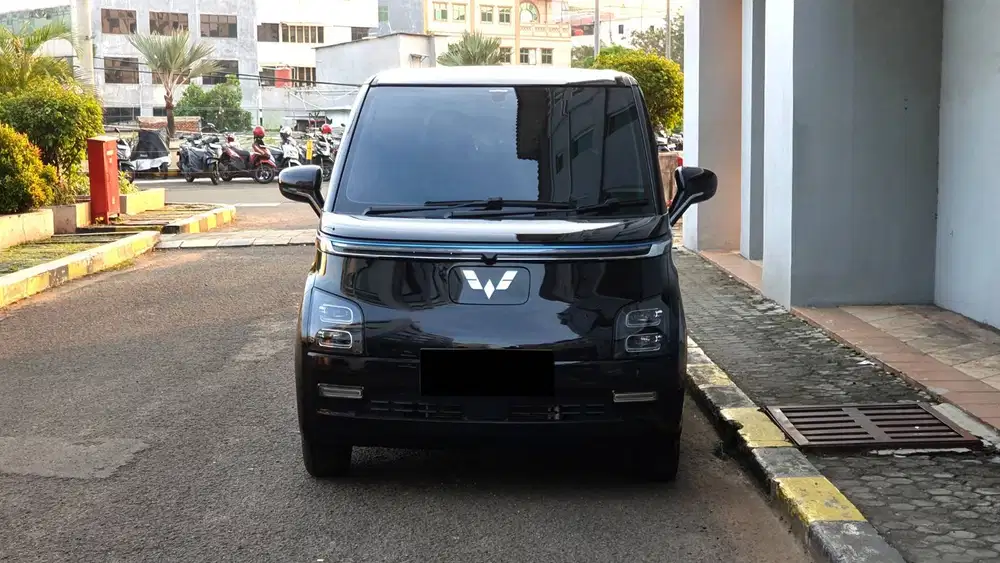Wuling Air EV Long Range AT Black On Brown 2025 Like New Low KM Record