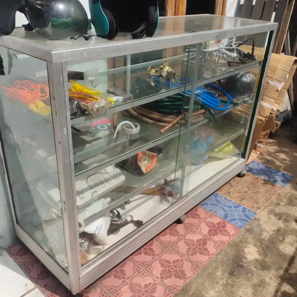 Etalase bekas murah