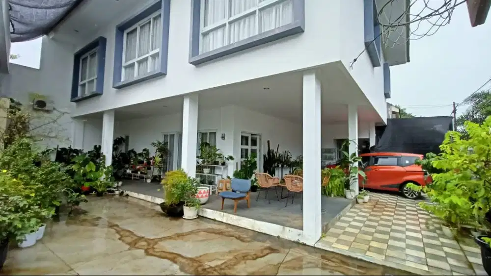 Dijual Rumah Mewah Dengan Swimming Pool di Ciputat CW-18390