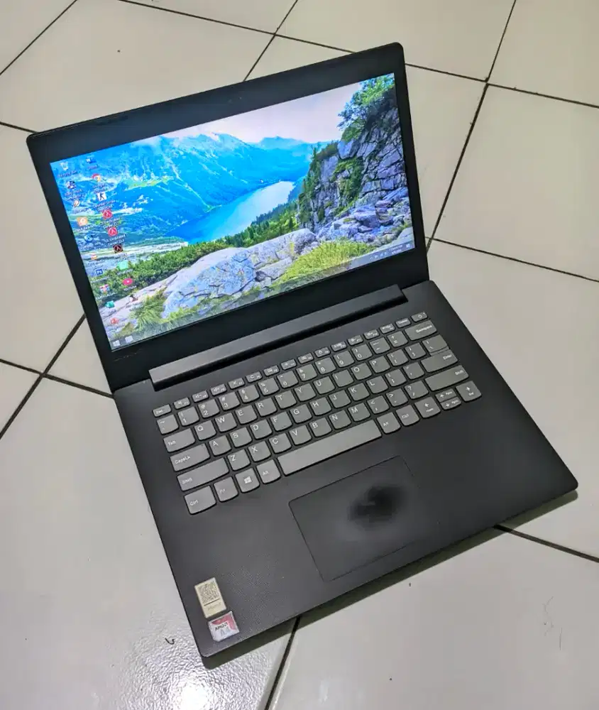 Laptop lenovo slim Ideapad 130