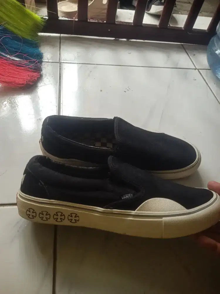 vans x independent slip on pro