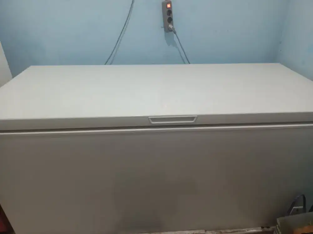 Freezer jumbo kondisi baik