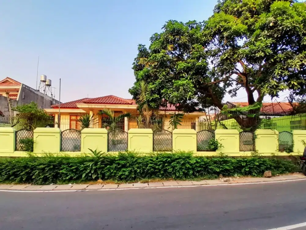 DIJUAL RUMAH  LAMA CANTIK YG ASRI DI CIRENDEU