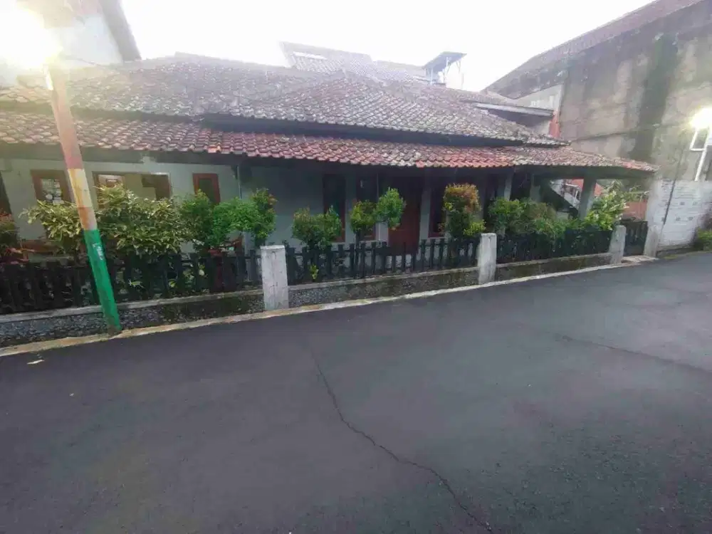 MURAH Arcamanik Rumah lama terawat