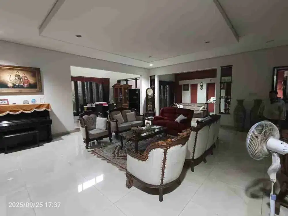 Murah Rumah mewah Terawat  siap Hunni Batununggal