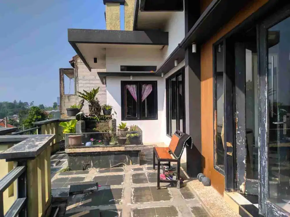 Rumah 2.5 lantai siap Hunni sayap AH Nasution Ujung berung..