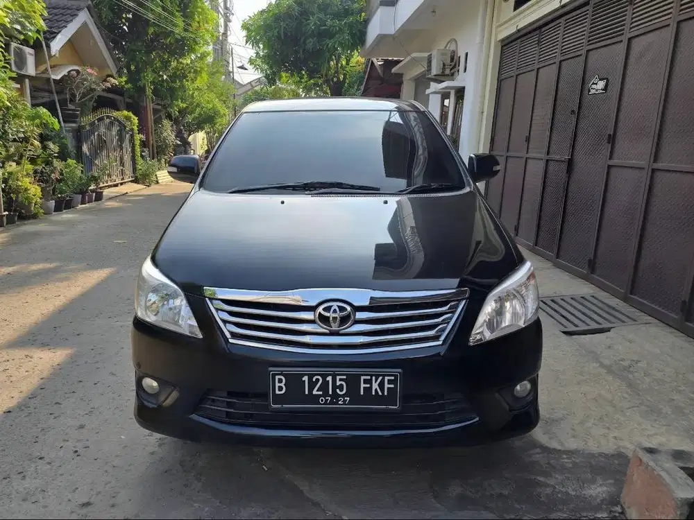 Toyota Kijang Innova Inova V AT Matic Tahun 2012 Hitam , 2013