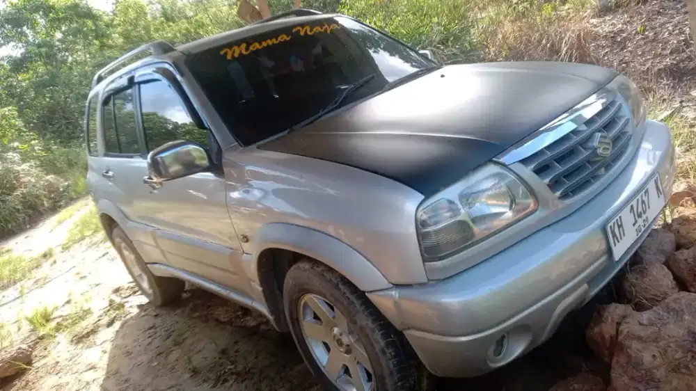 Suzuki Escudo Sidekick tahun 2001