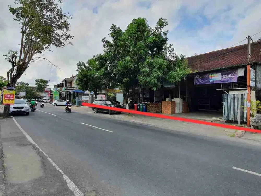 Gedung ex Toko Jalan Utama Kerobokan dekat Seminyak dan Canggu