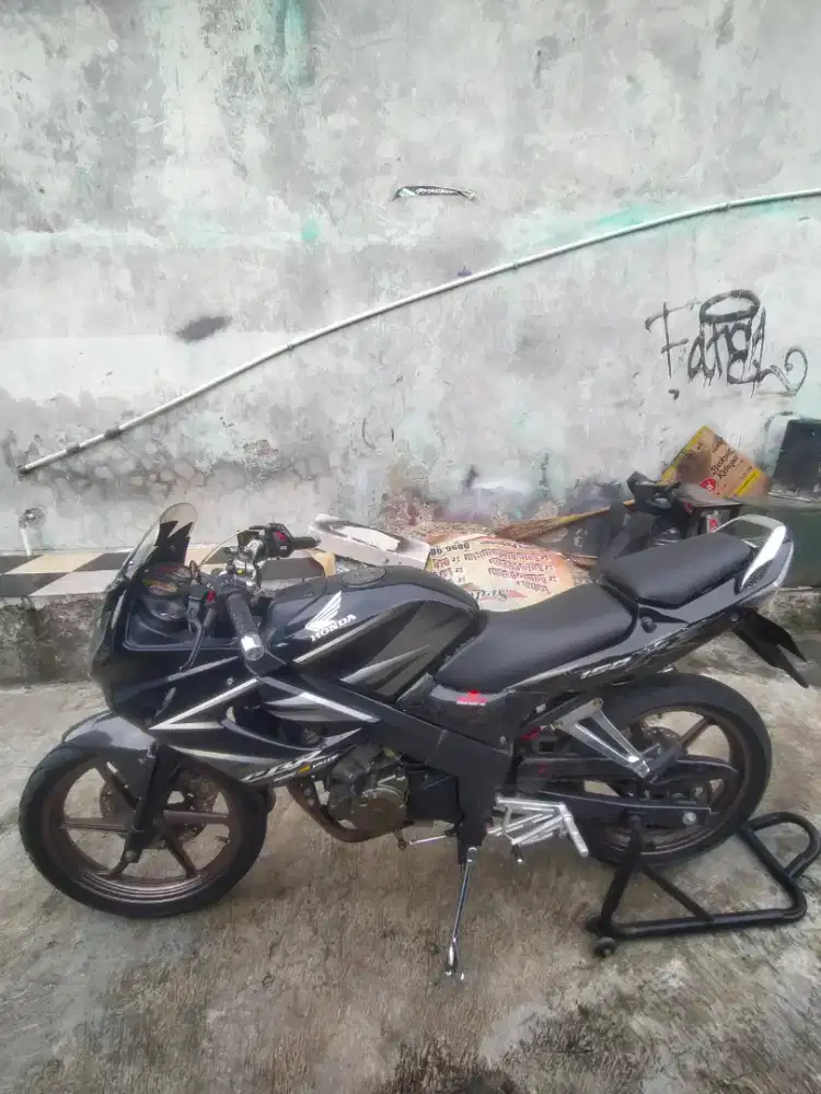 Cbr Thailand 150 Hitam