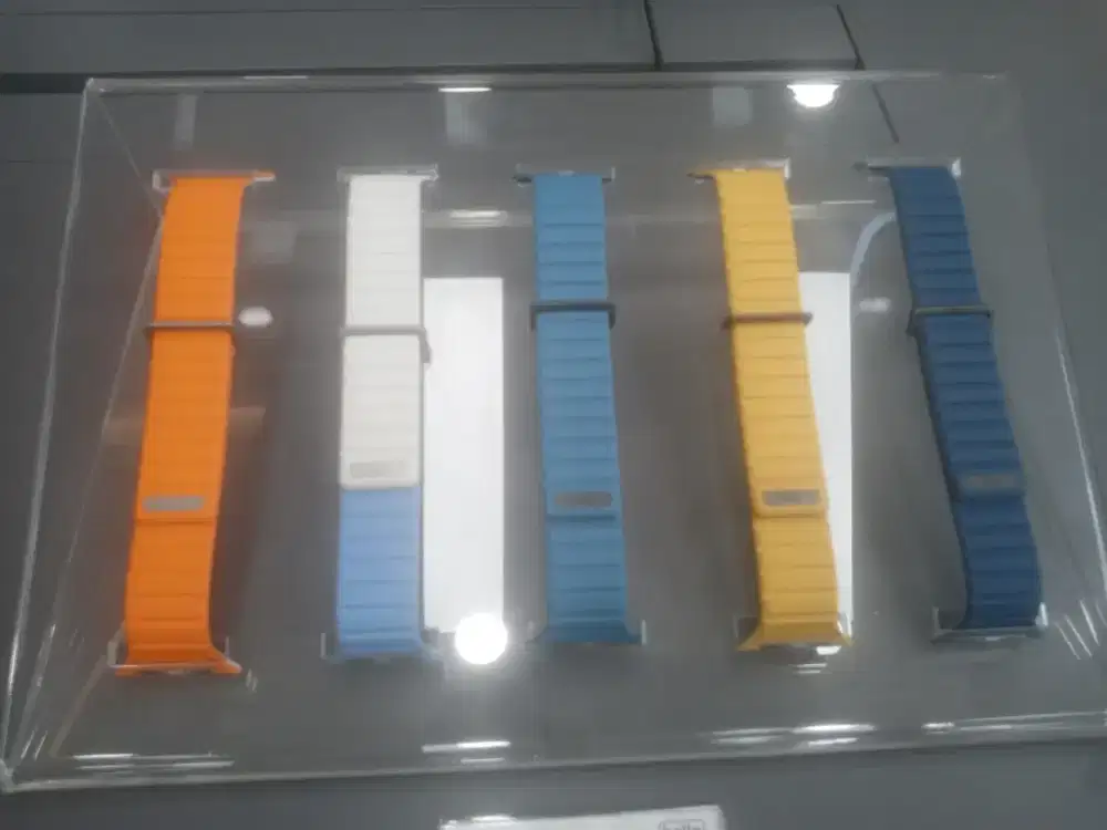 Uniq Aw strap (hello store)