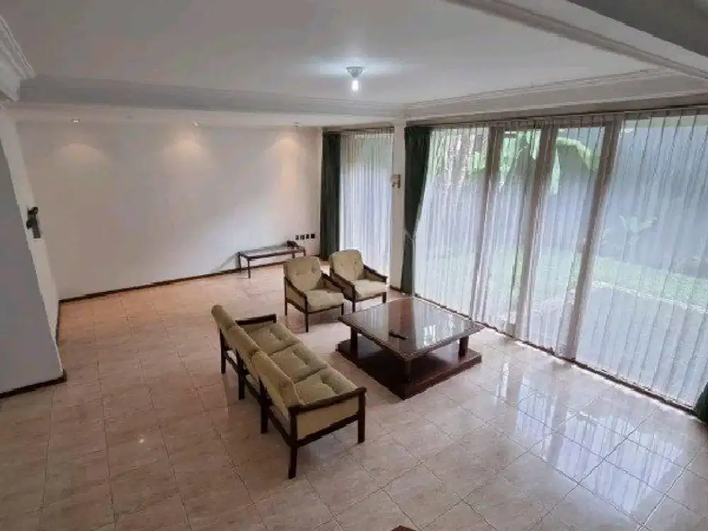 Rumah Mewah Luas di Setra Duta Hegar LT 404 m2 Masuk 8 Mobil Dekat Universitas Maranatha Ref.05640