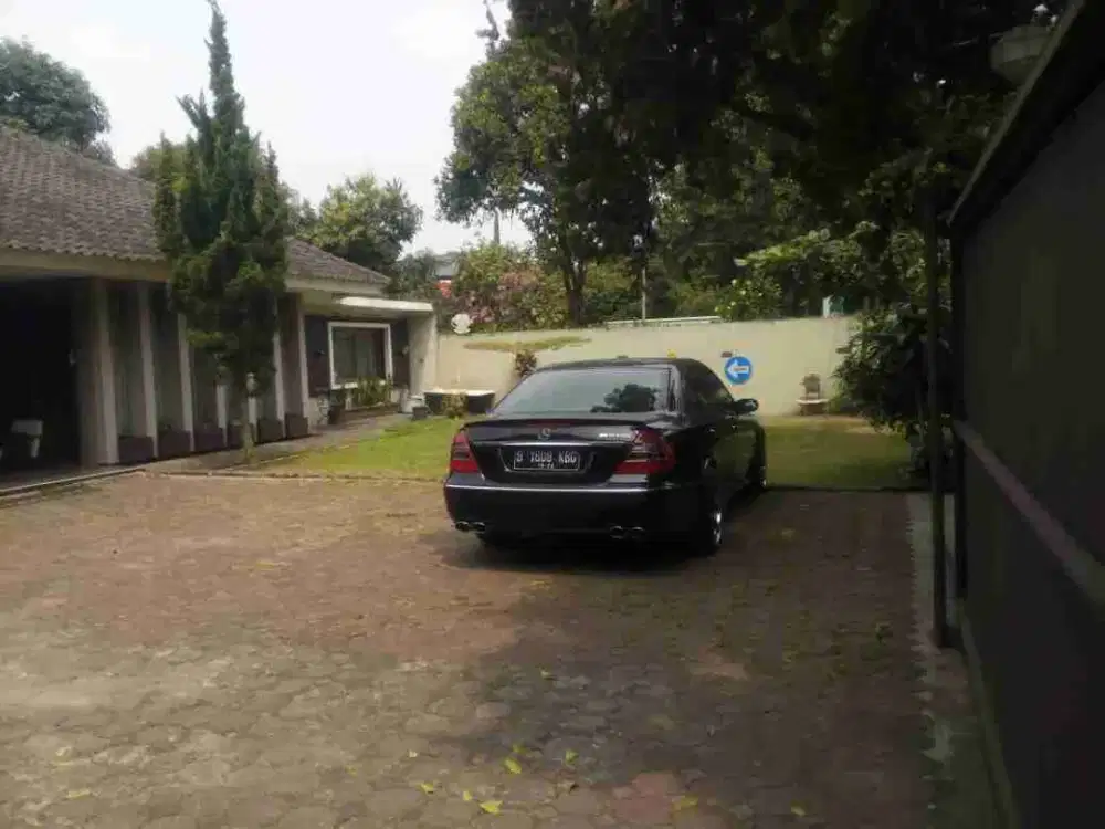 Rumah lama terawat Mainroad Setiabudi Cocok untuk kost2n Depan kampus UPI