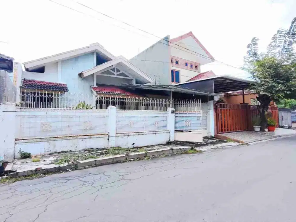 rumah nyaman strategis dekat the park mall Solo baru