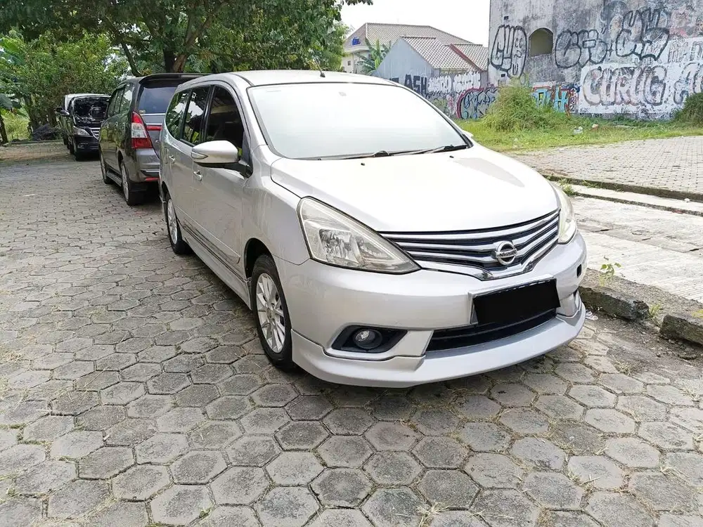Nissan Grand livina HWS AT 2015