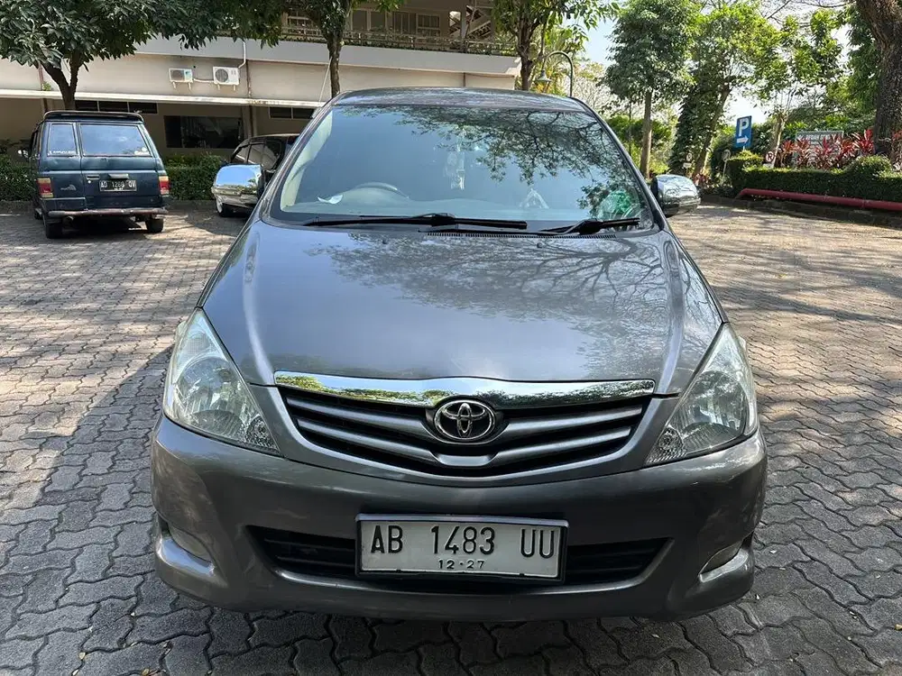 Innova G 2.0 AT 2008