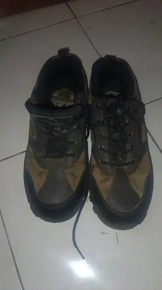 Sepatu Aerostreet, outdoors series