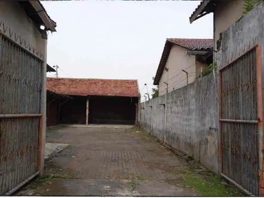 Dijual gudang lokasi strategis di Demak